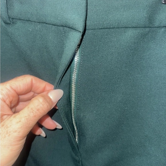 Aritzia Deep Green Pencil Skirt Sz 6 workwear dinner party streetwear trendy - Picture 3 of 4